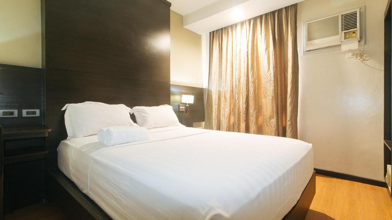 Lorenzzo Suites Hotel Макати Экстерьер фото