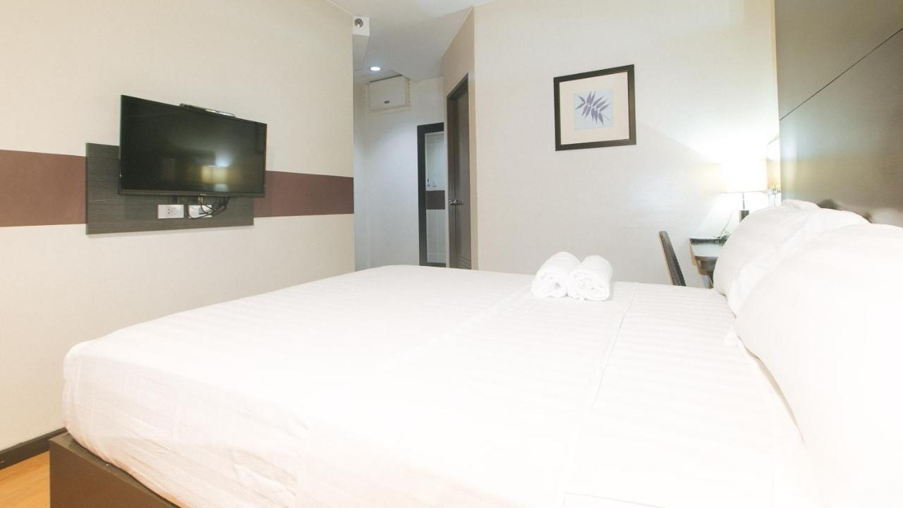 Lorenzzo Suites Hotel Макати Экстерьер фото